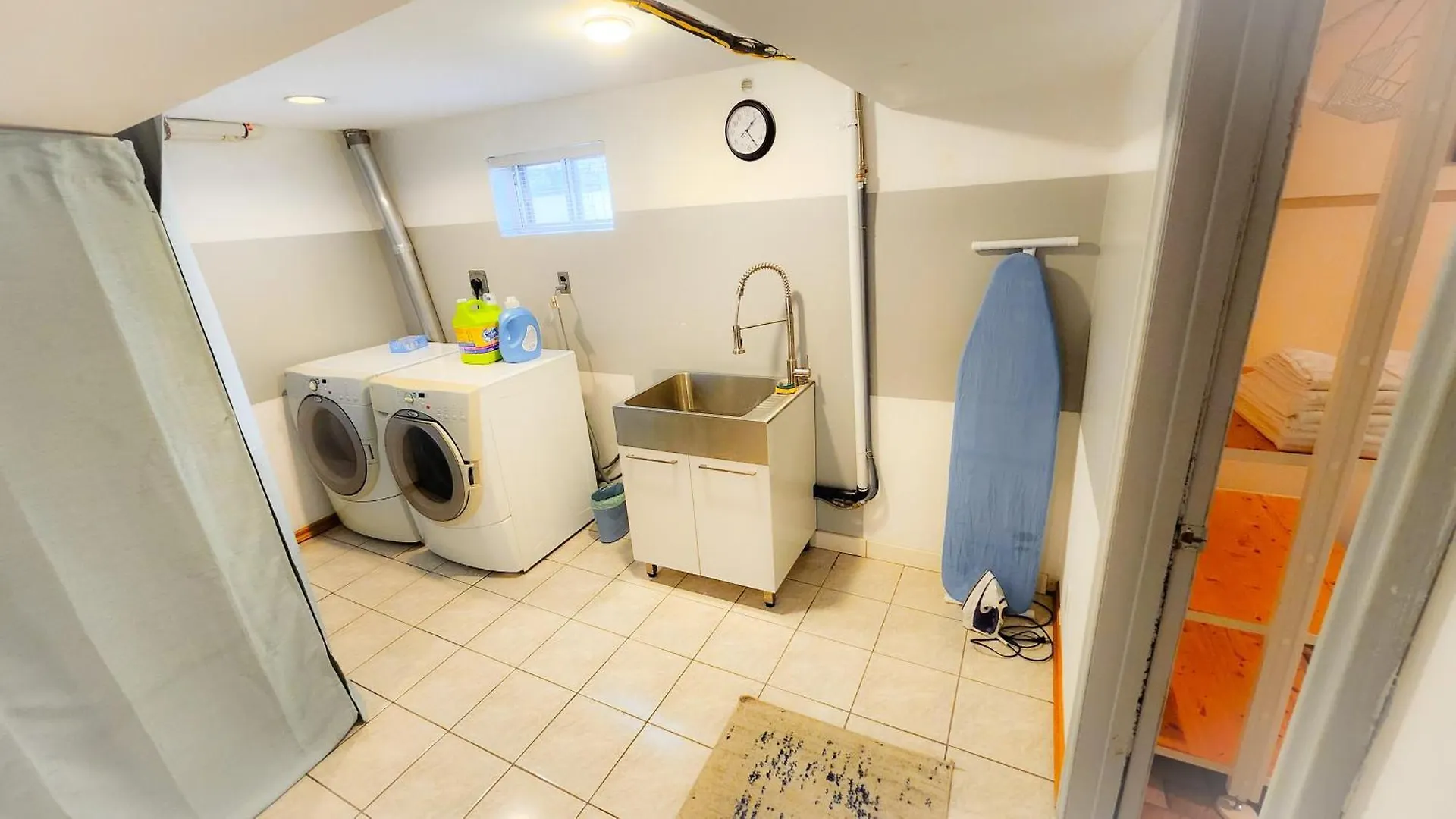 Richview Gardens Apartment Toronto Kanada