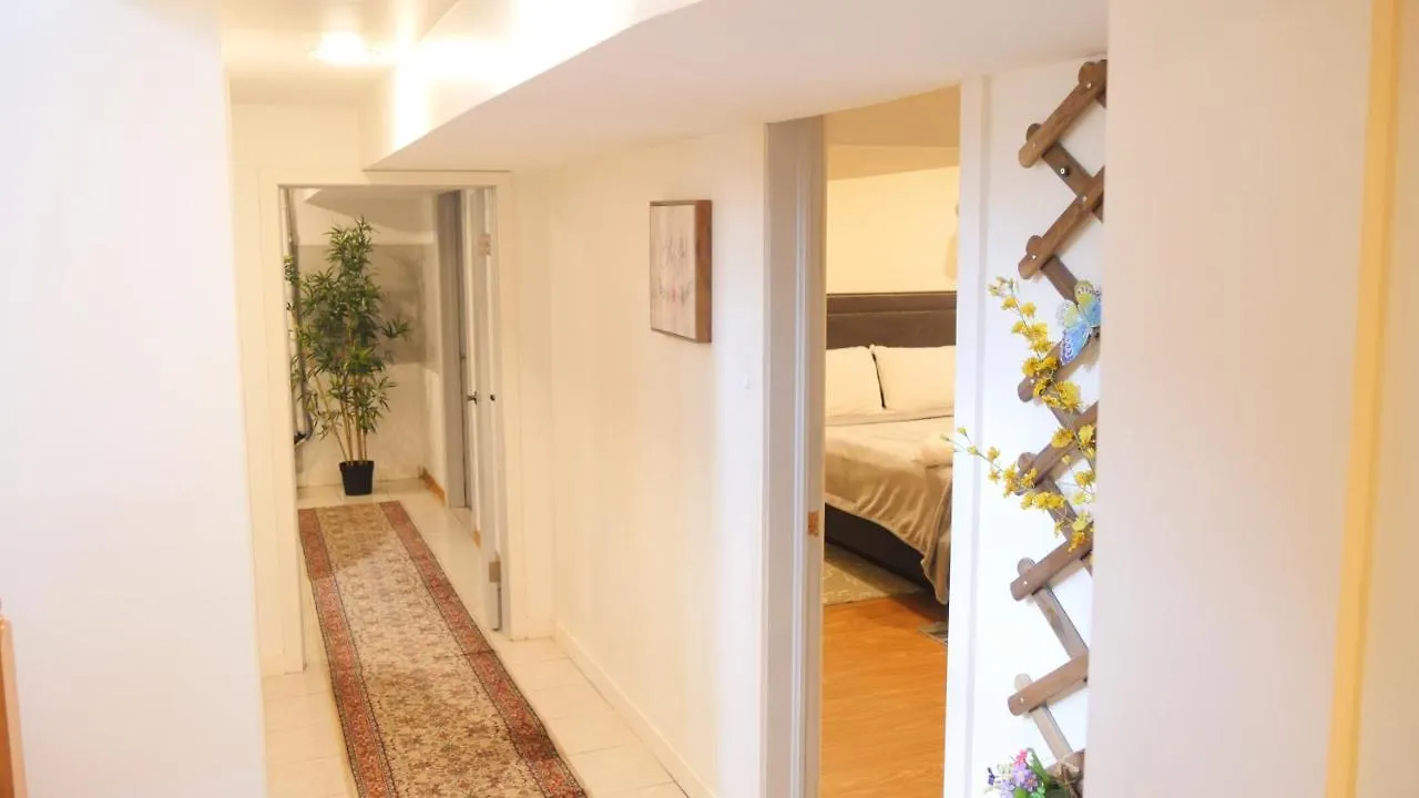 Richview Gardens Apartment Toronto 0*,  Kanada